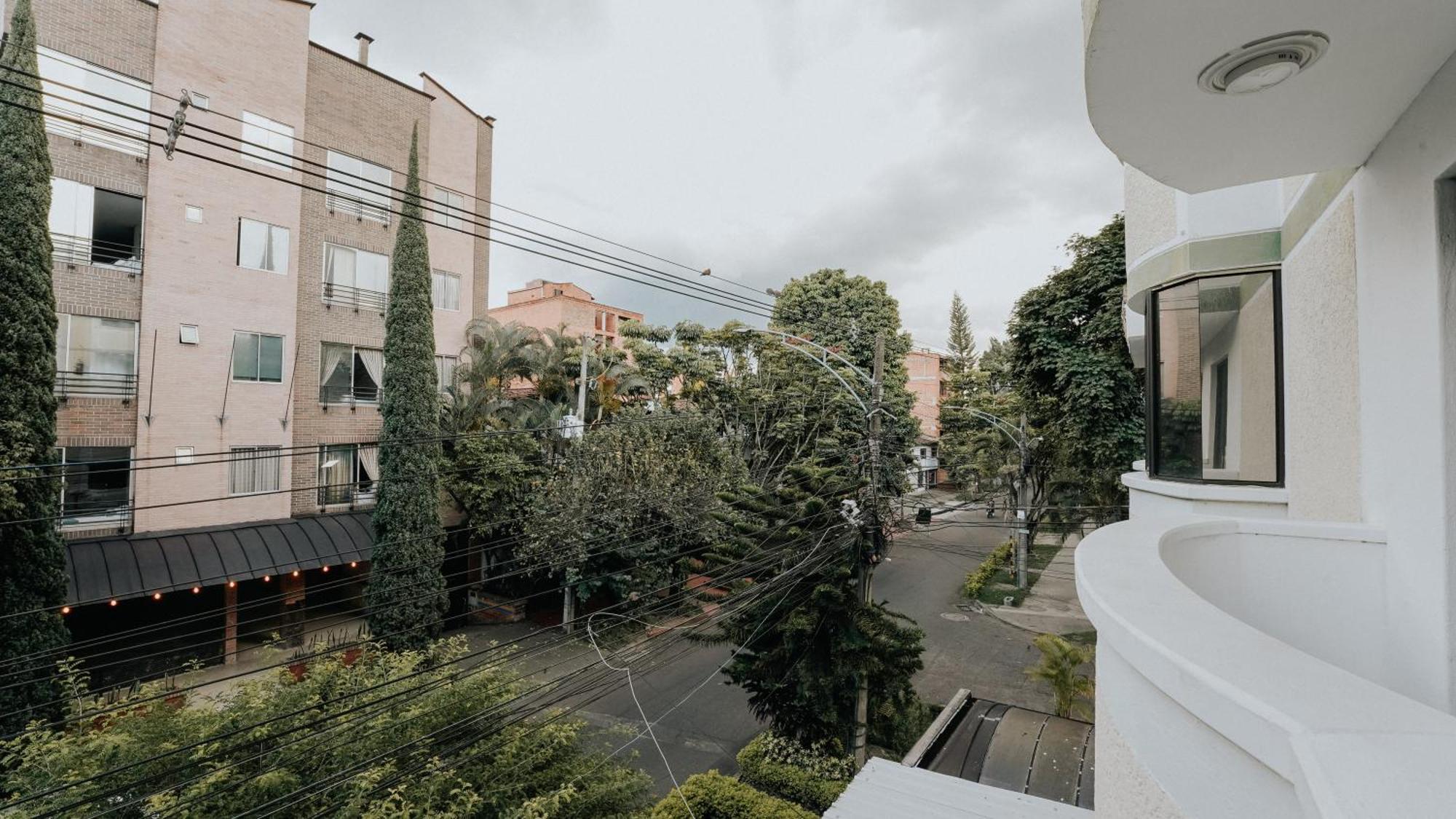Hotel Balcones Del Estadio เมเดยิน ภายนอก รูปภาพ
