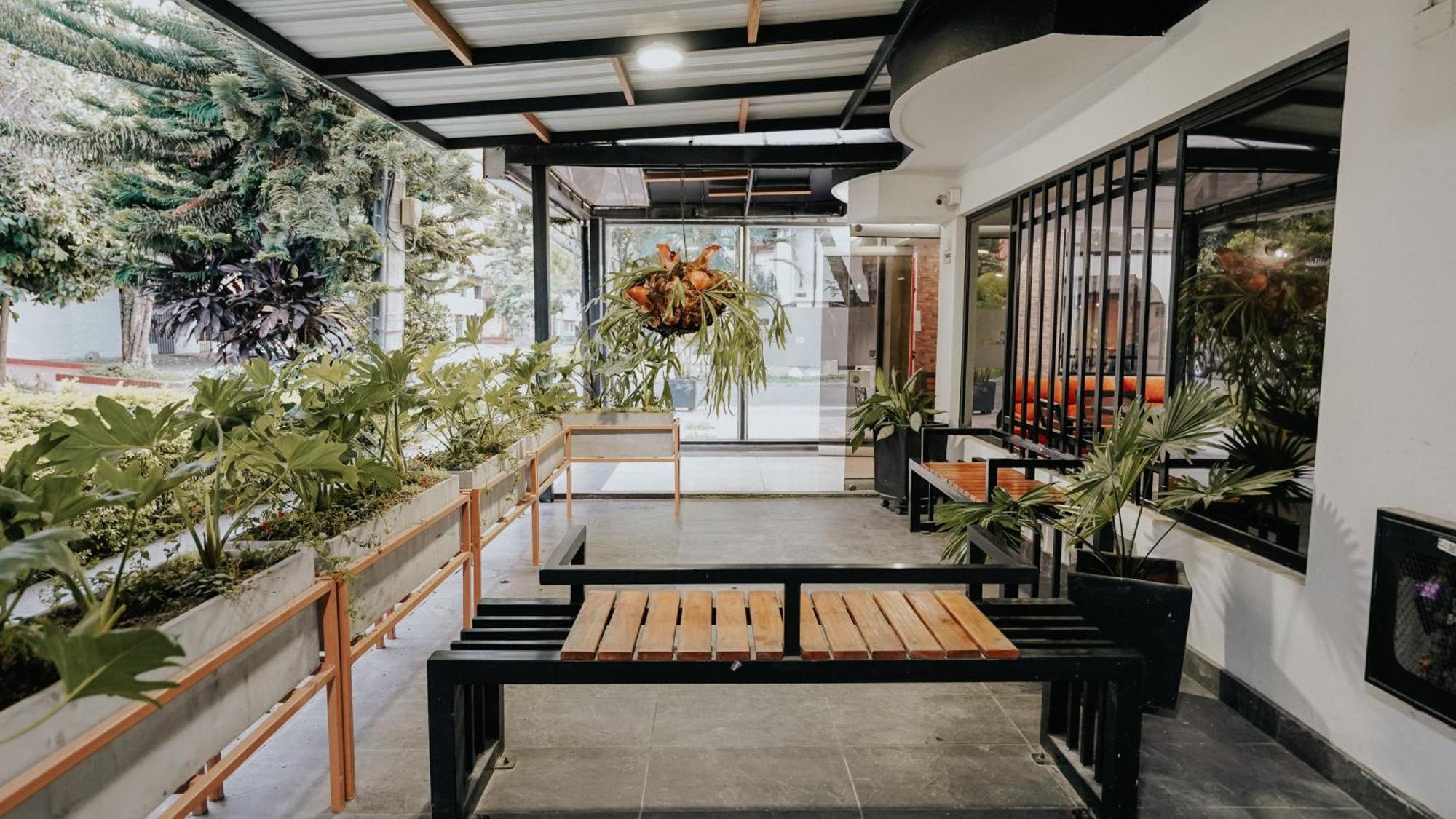 Hotel Balcones Del Estadio เมเดยิน ภายนอก รูปภาพ