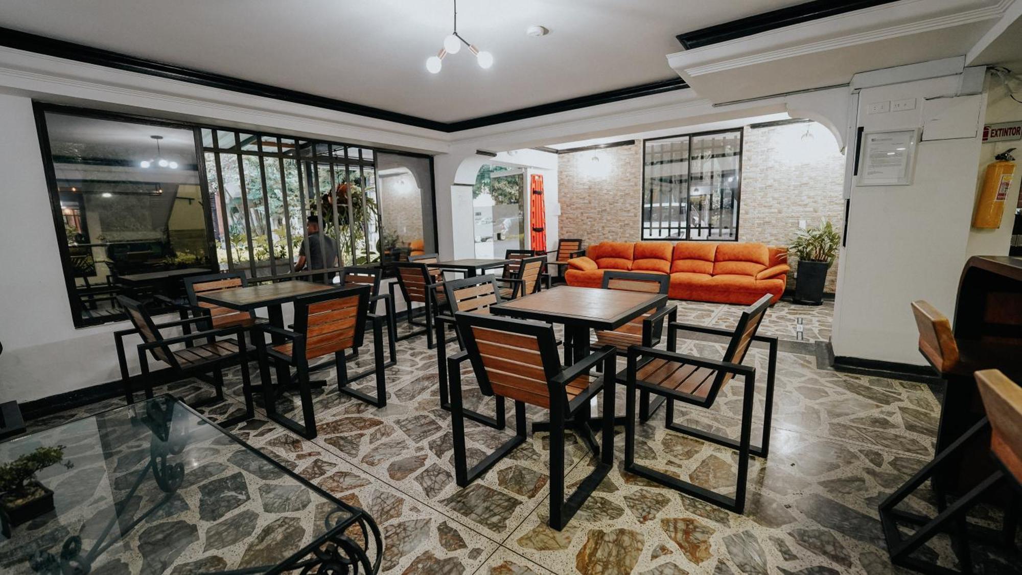 Hotel Balcones Del Estadio เมเดยิน ภายนอก รูปภาพ