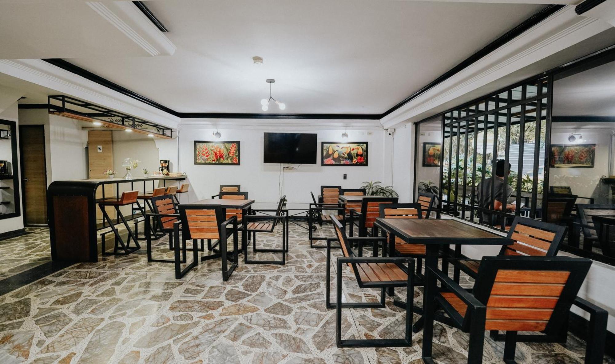 Hotel Balcones Del Estadio เมเดยิน ภายนอก รูปภาพ