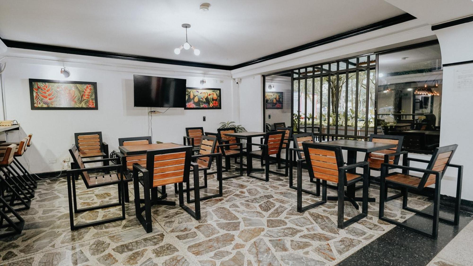 Hotel Balcones Del Estadio เมเดยิน ภายนอก รูปภาพ