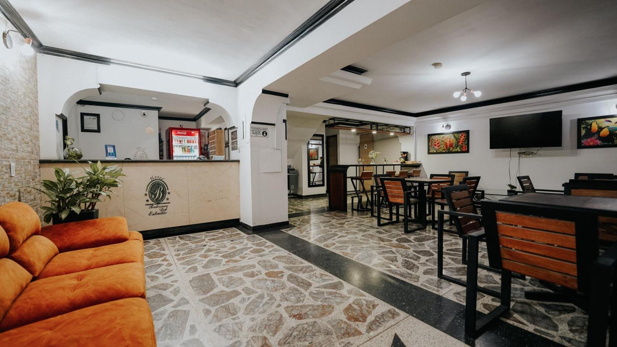 Hotel Balcones Del Estadio เมเดยิน ภายนอก รูปภาพ