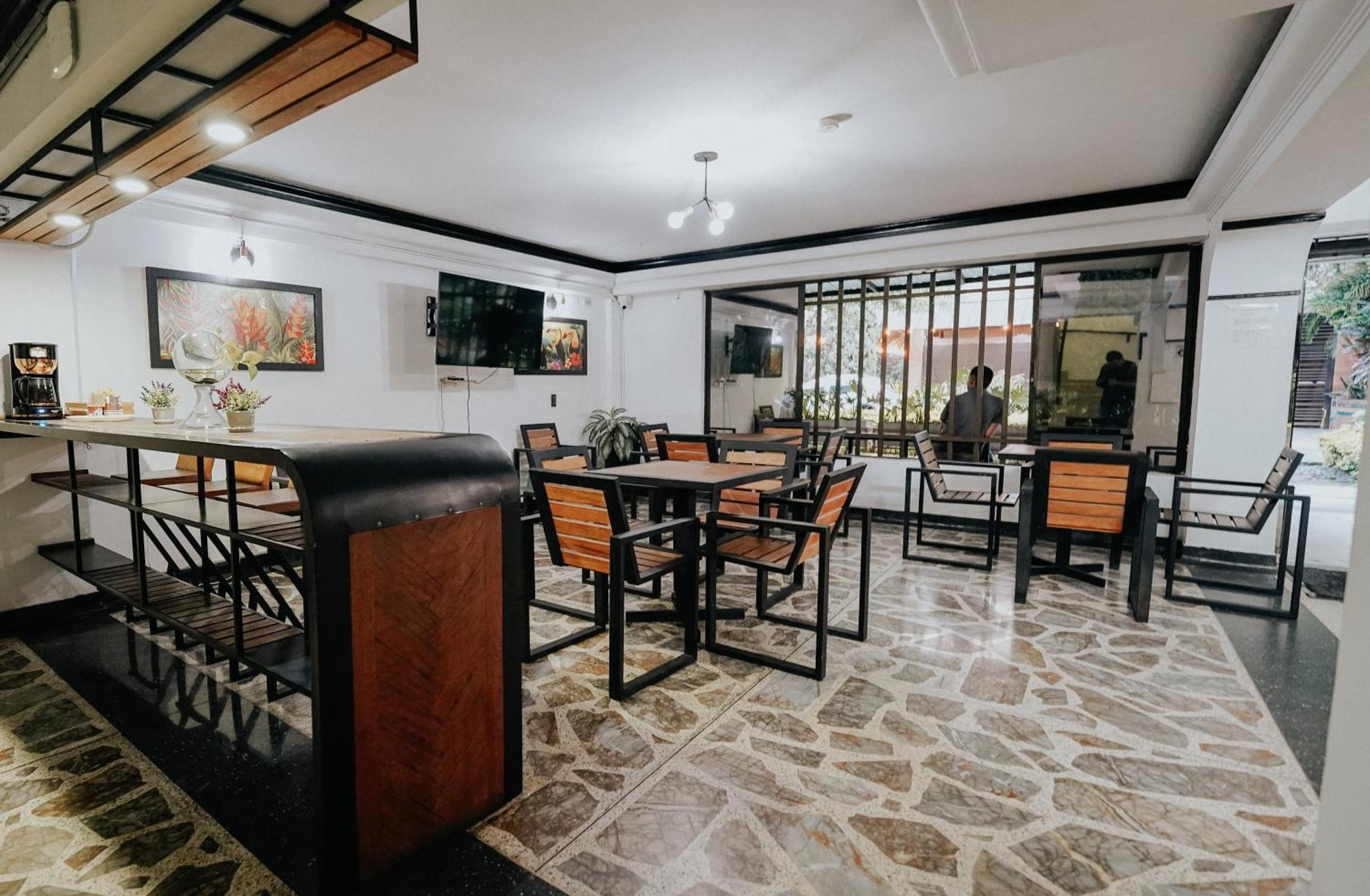 Hotel Balcones Del Estadio เมเดยิน ภายนอก รูปภาพ